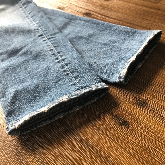 Gap - Mid Rise Girlfriend Jeans - Picture 6 of 8
